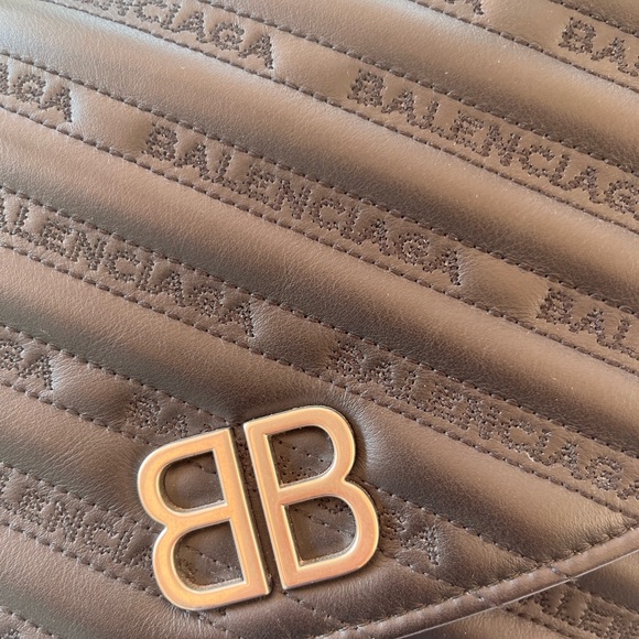 BALENCIAGA Calfskin BB Matelasse Large Chain Shoulder Bag. - Picture 4 of 13